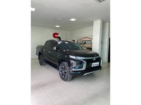 MITSUBISHI L200 TRITON 2.4 16V TURBO DIESEL SPORT HPE-S CD 4P 4X4 AUTOMÁTICO